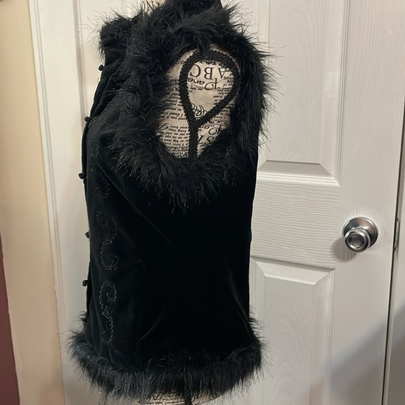 Warehouse US size 6 faux velvet Black vest - Picture 3 of 6